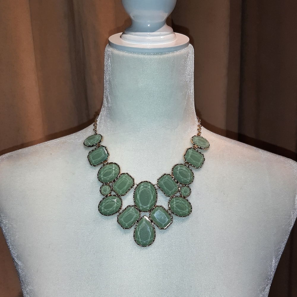 Charming Charlie statement necklace